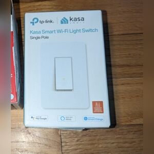 Casa Smart Wi-Fi Light Switch Single Pole 120 VAC 60 Hz